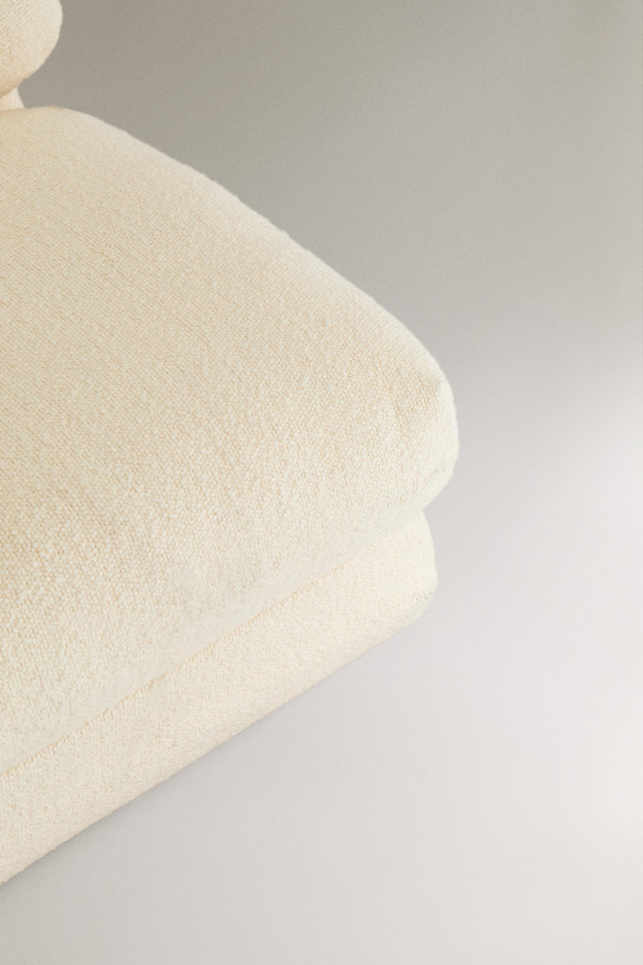 BOUCLÉ FOLDING LOUNGE CHAIR